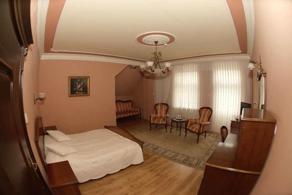 Отель Leśniczówka Dworek Weselny Водзислав-Слёнски-43